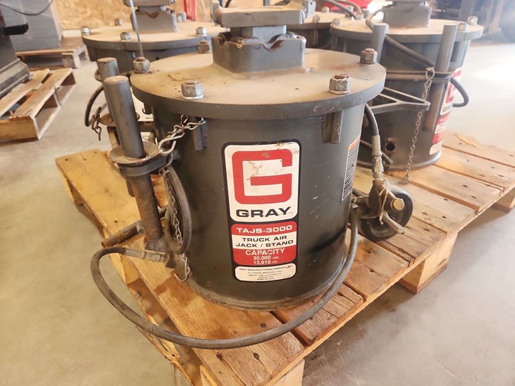 15-ton-pneumatic-truck-jack-image-1