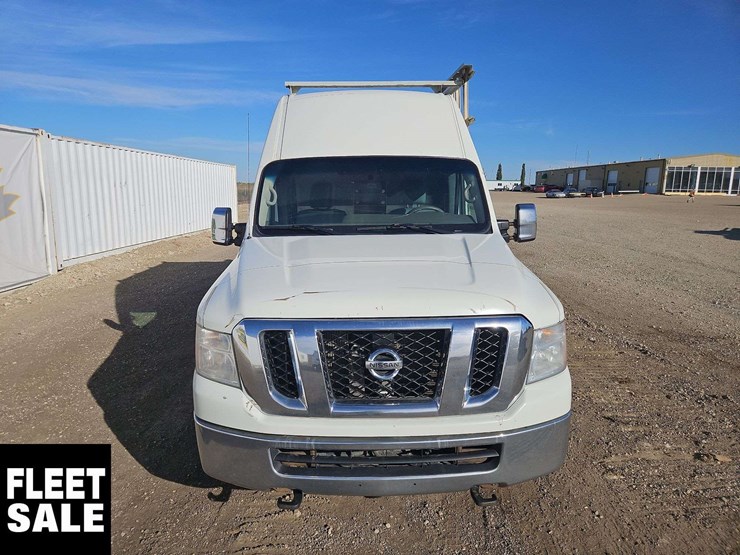 2019-nissan-nv3500hd-image-12