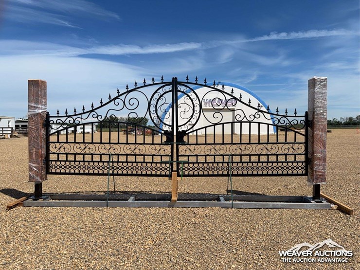 2026-8-ft.-x-20-ft.-(incl-posts)-timber-&-steel-decorative-entry-gate-unused-image-9