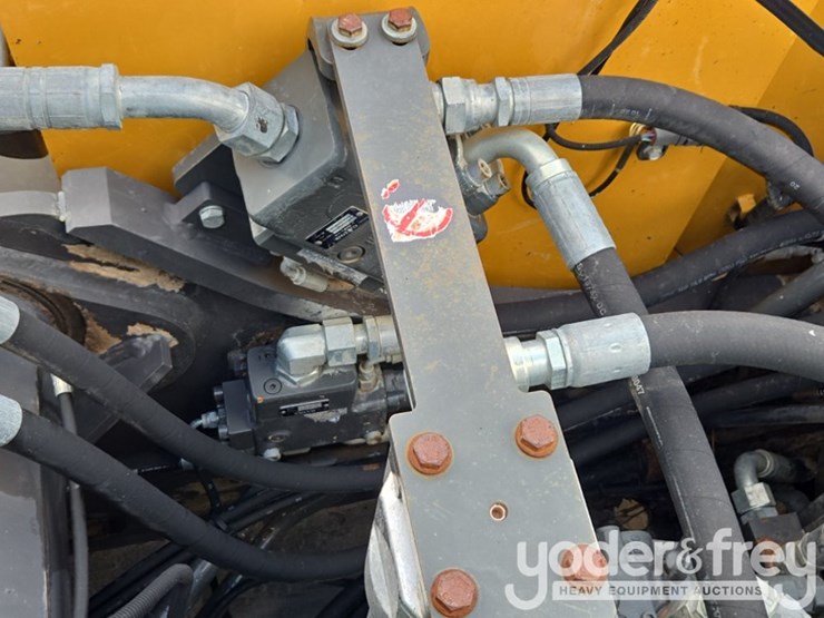 2021-volvo-ec200el-image-56