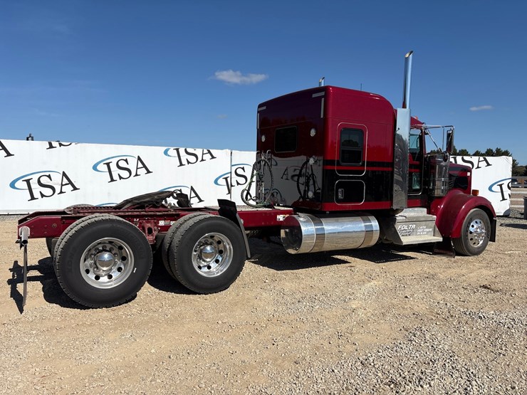 2023-kenworth-w900l-image-5