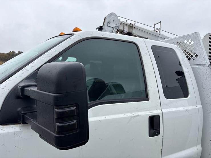 2015-ford-f550-image-12