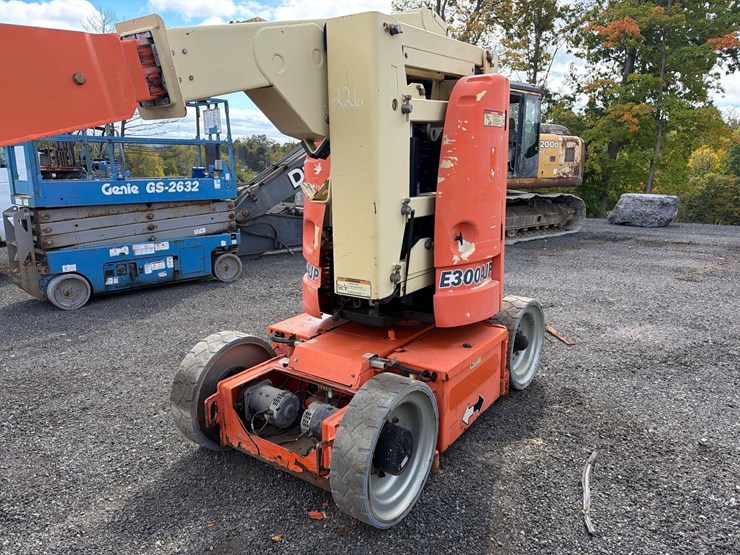jlg-e300ajp-image-7