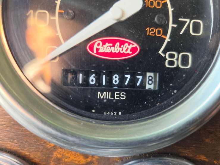1998-peterbilt-377-image-73