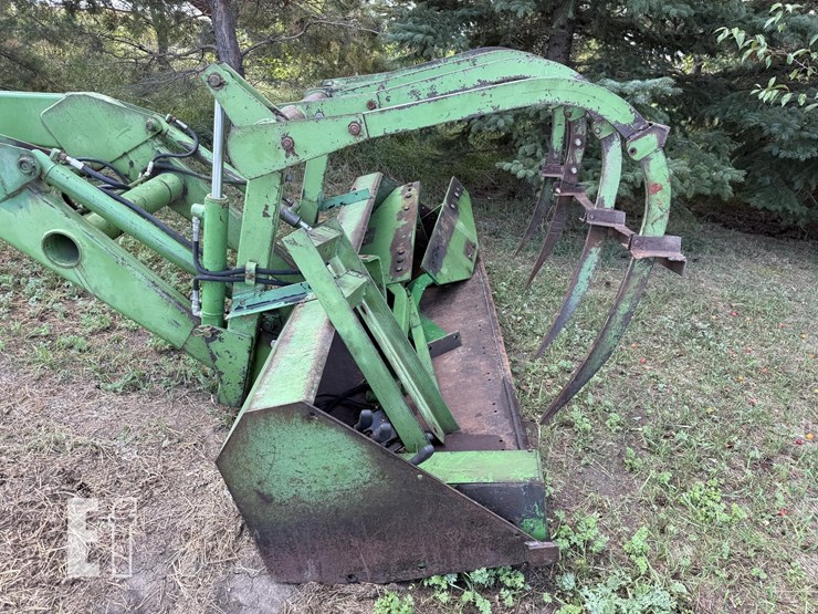 john-deere-148-image-3