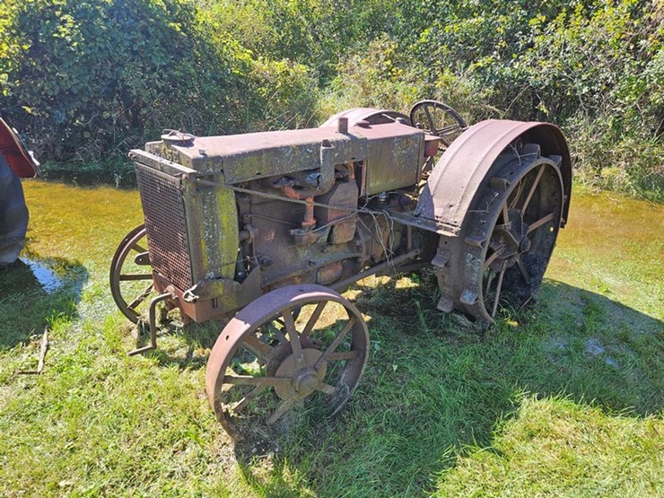 #2530-•-1939-case-c-tractor-image-1