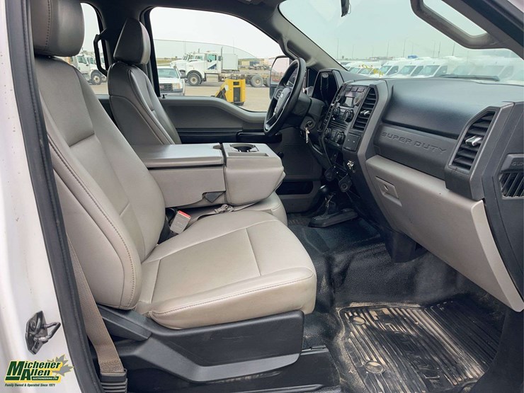 2019-ford-f350-image-16