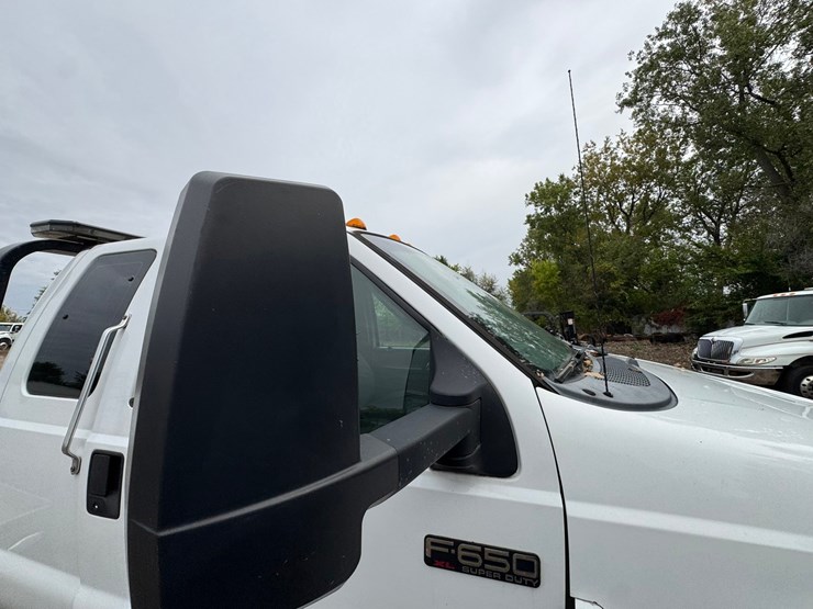 2015-ford-f650-image-38