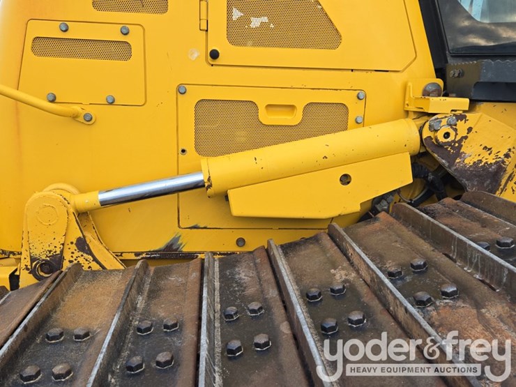 2023-komatsu-d61px-24-image-23