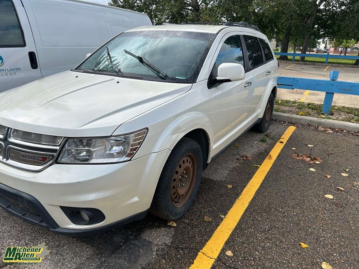 2013-dodge-journey-image-1