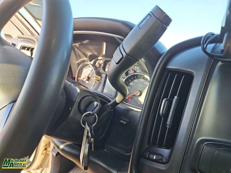 2015-chevrolet-silverado-2500hd-image-24