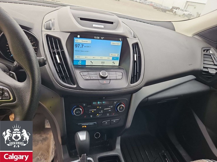 2017-ford-escape-se-image-21