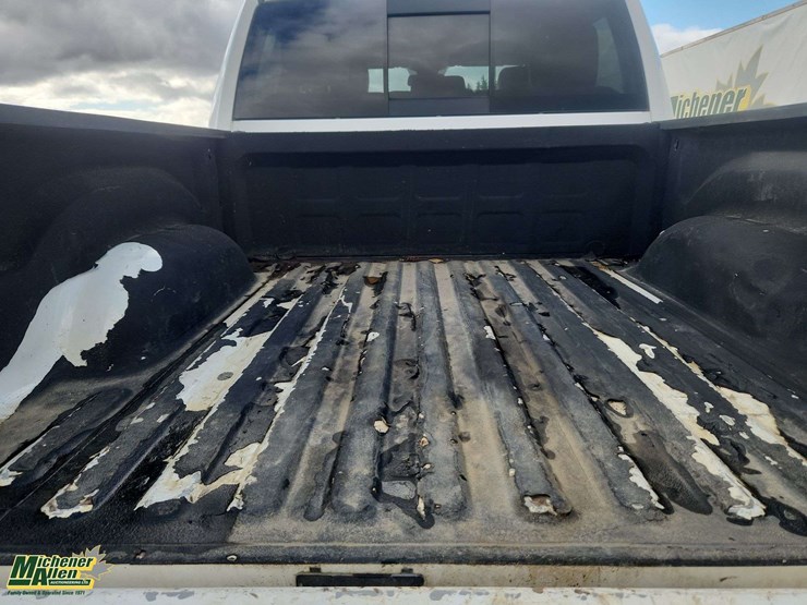 2013-dodge-1500-image-16