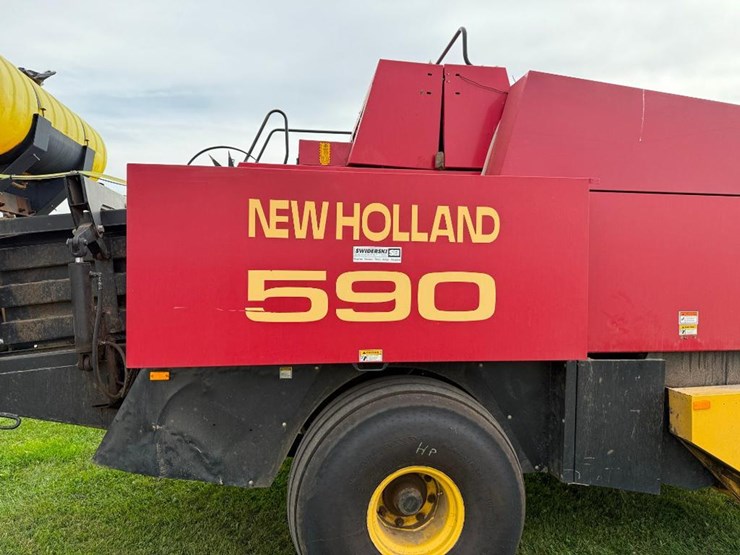 1999-new-holland-590-image-16