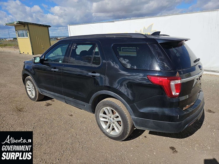 2017-ford-explorer-image-3