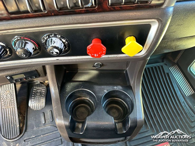 kenworth-w900-image-24
