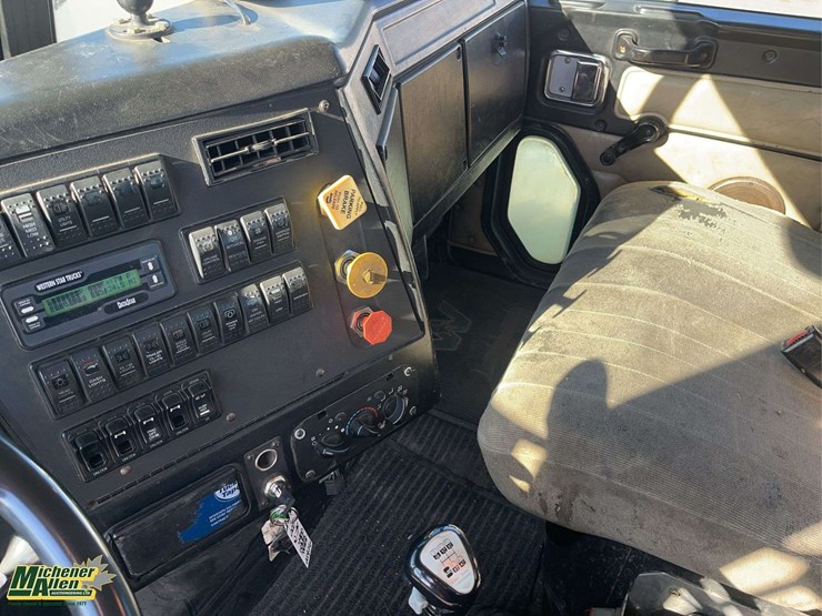 2007-western-star-4900-image-16