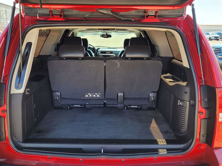 2013-chevrolet-suburban-1500-image-7