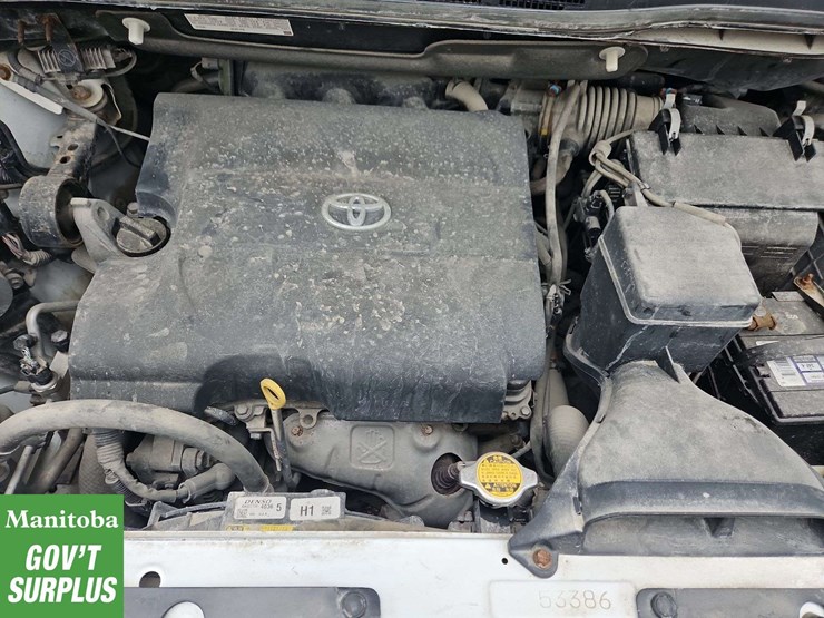 2013-toyota-sienna-image-36