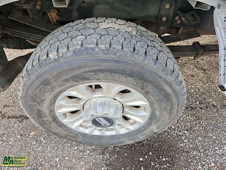 2020-ford-f350-image-10