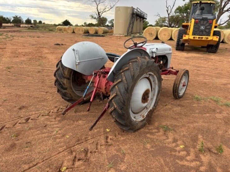 ford-8n-image-9