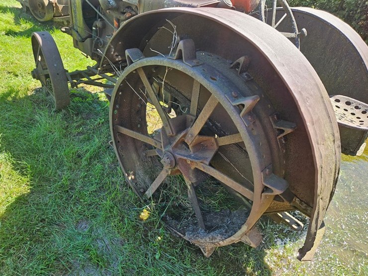 #2530-•-1939-case-c-tractor-image-24