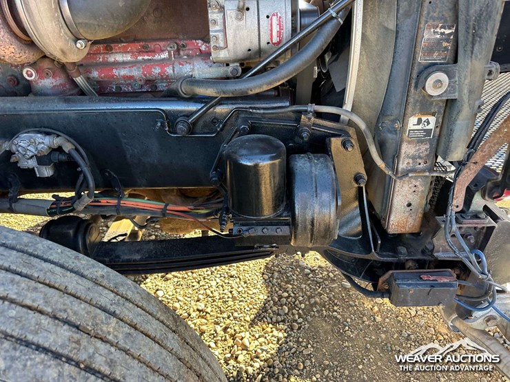 2011-kenworth-t800-image-43