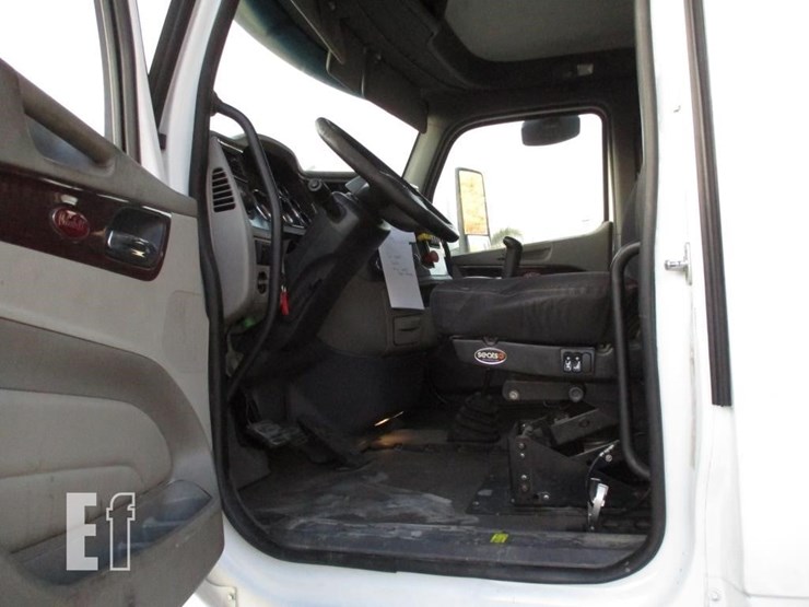 2020-peterbilt-579-image-7