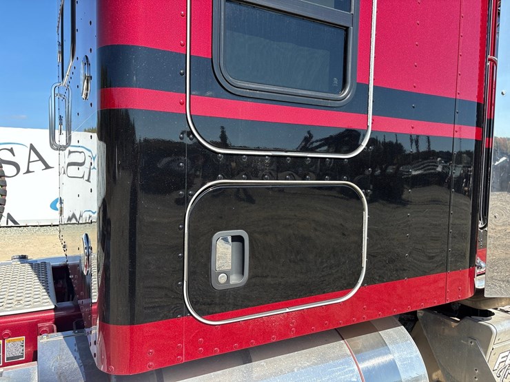 2023-kenworth-w900l-image-21