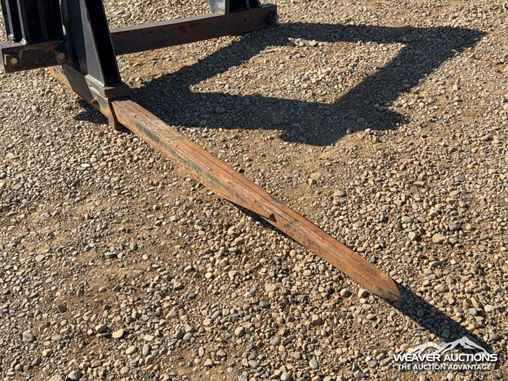 tractor-loader-forks-image-4