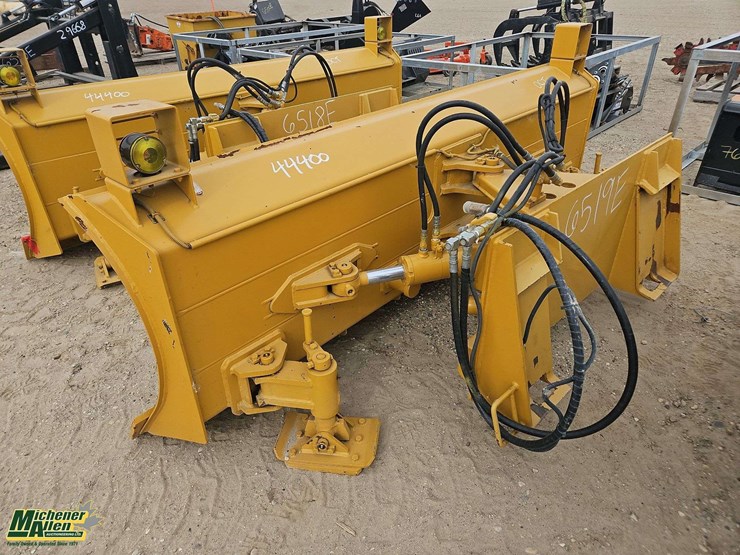 104in-hydraulic-2-way-snow-blade-attachment-image-4