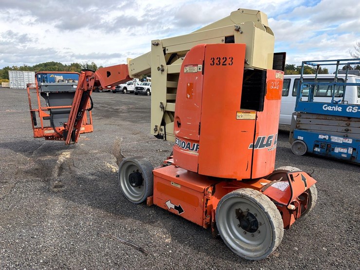 jlg-e300ajp-image-6