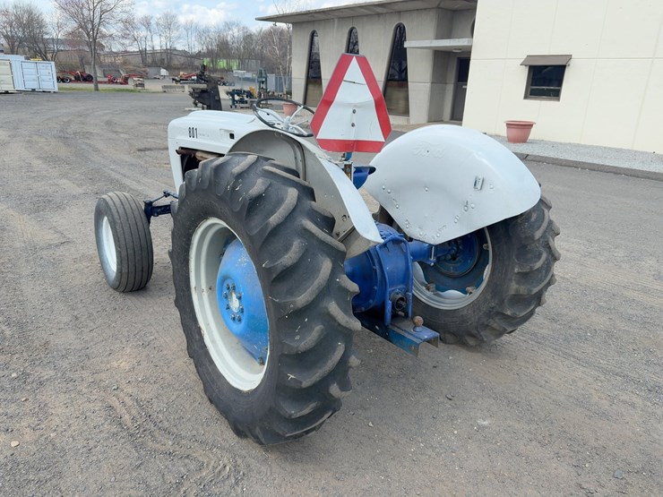 ford-801-image-3