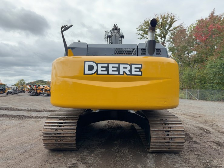 2016-deere-300g-lc-image-4