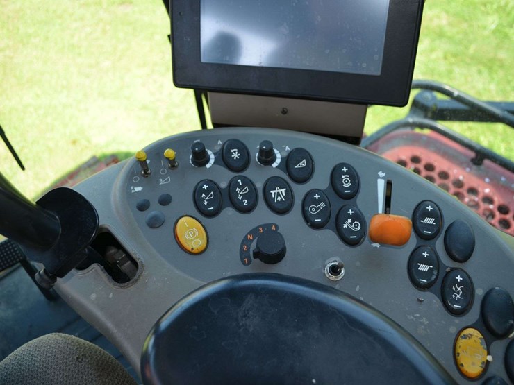 case-ih-8120-image-39