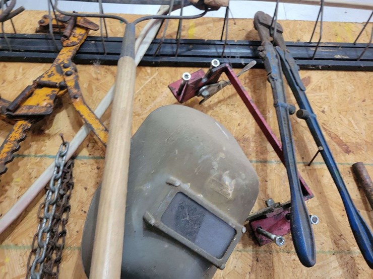 assorted-workshop-tools,-rakes,-jack,-and-welding-equipment-lot-image-8
