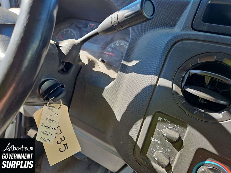 2014-ford-cargo-image-20