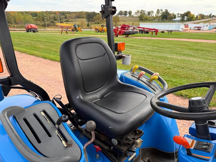 new-holland-tc25d-image-44