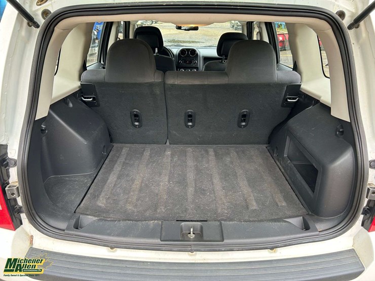 2016-jeep-patriot-image-11