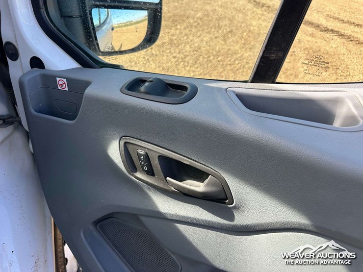 2019-ford-transit-image-29