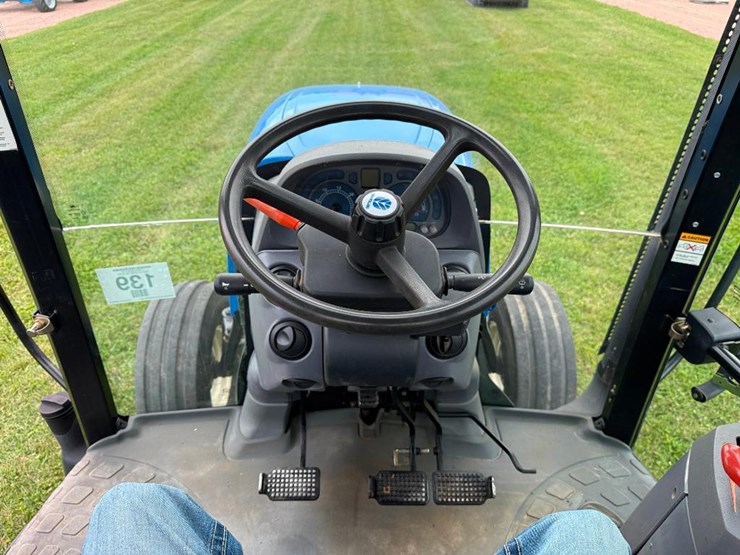 new-holland-ts110a-image-45
