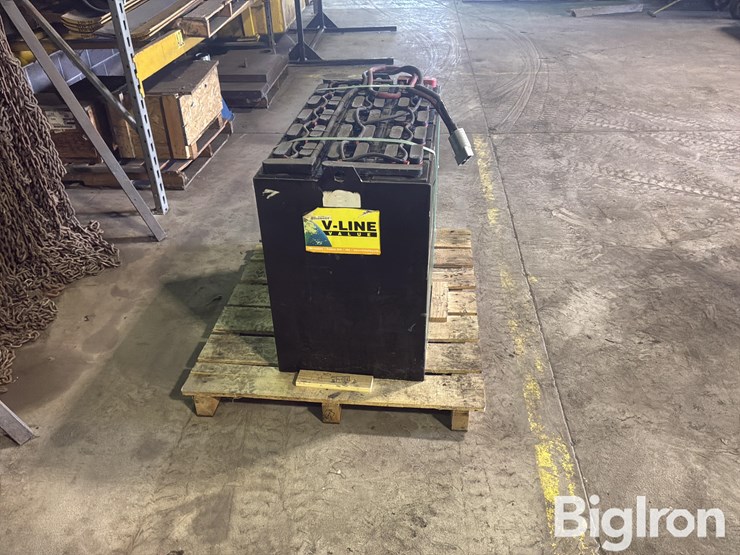 v-line-value-18-125v-17-forklift-battery-image-4