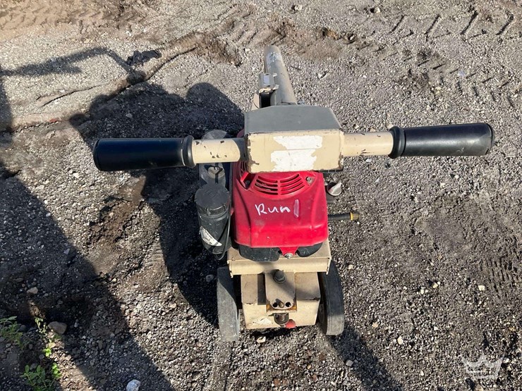 2011-edco-tmc7-5.5h-7in-gas-edge-grinder-image-12