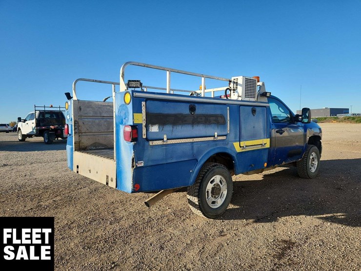 2011-chevrolet-silverado-3500hd-image-4