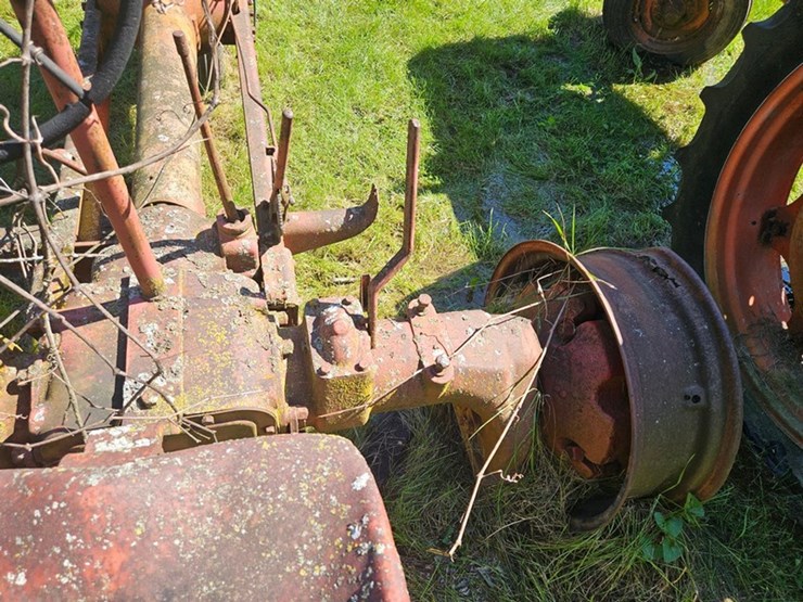 #2527-•-bf-avery-tractor-image-18