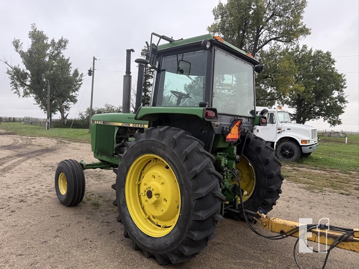 john-deere-4440-image-3