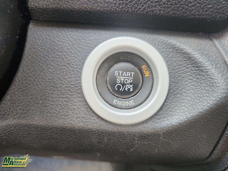 2013-dodge-1500-image-26