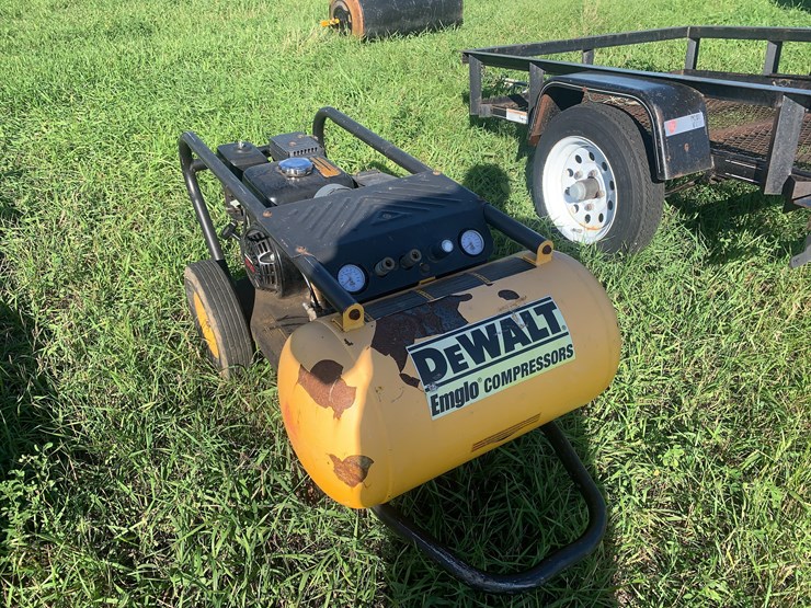 dewalt-air-compressor-image-3