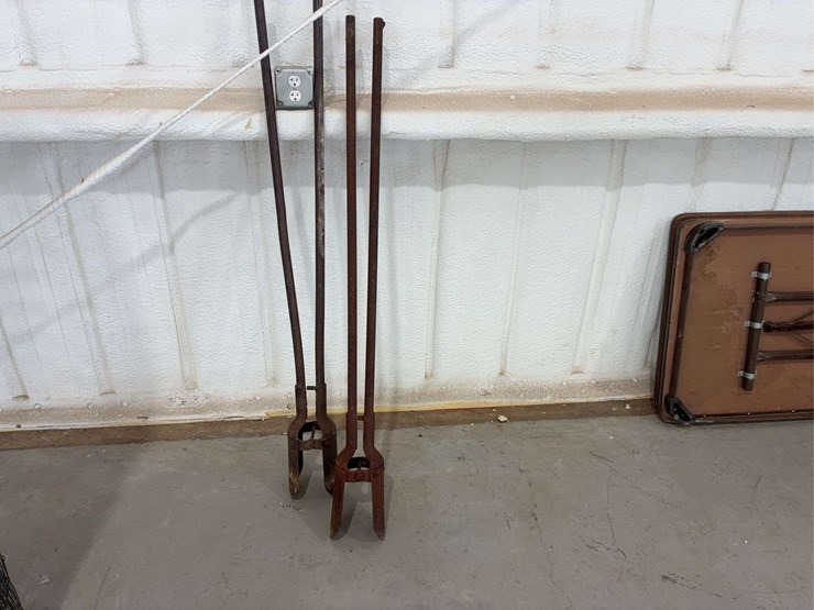 two-(2)-post-hole-diggers-image-1