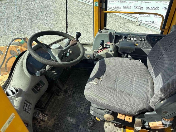 2005-volvo-l60e-image-13